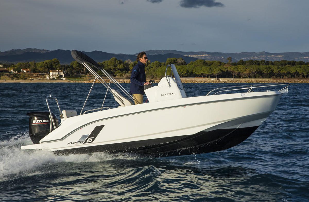 BENETEAU FLYER 6 SPACEDECK