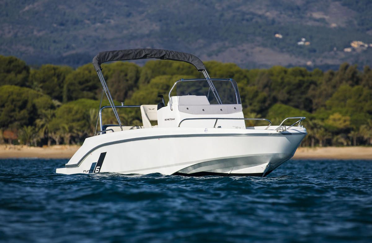 BENETEAU FLYER 6 SPACEDECK