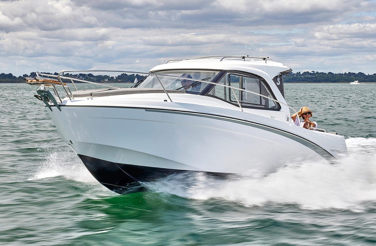 BENETEAU Antares 7